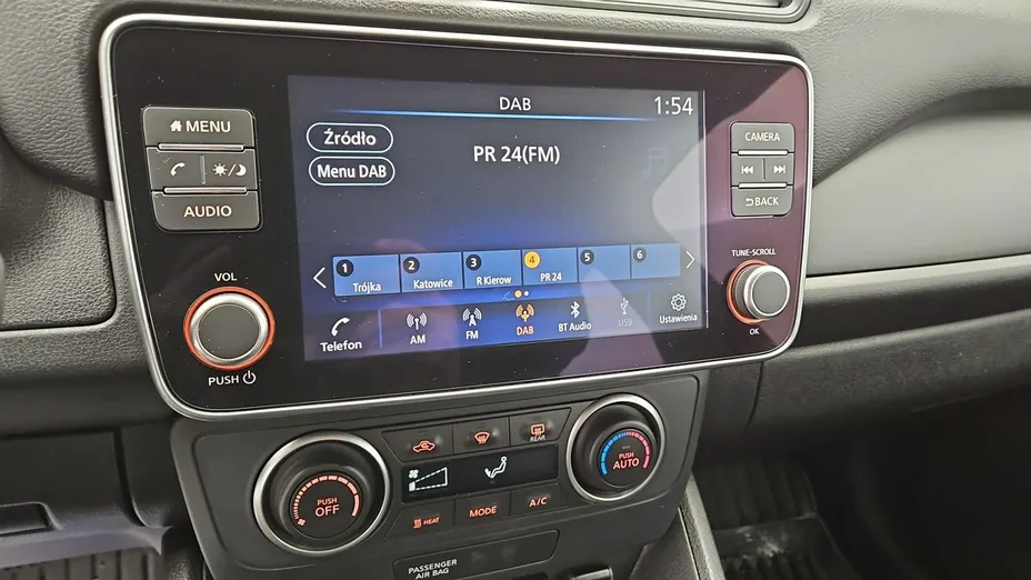 NISSAN Leaf -