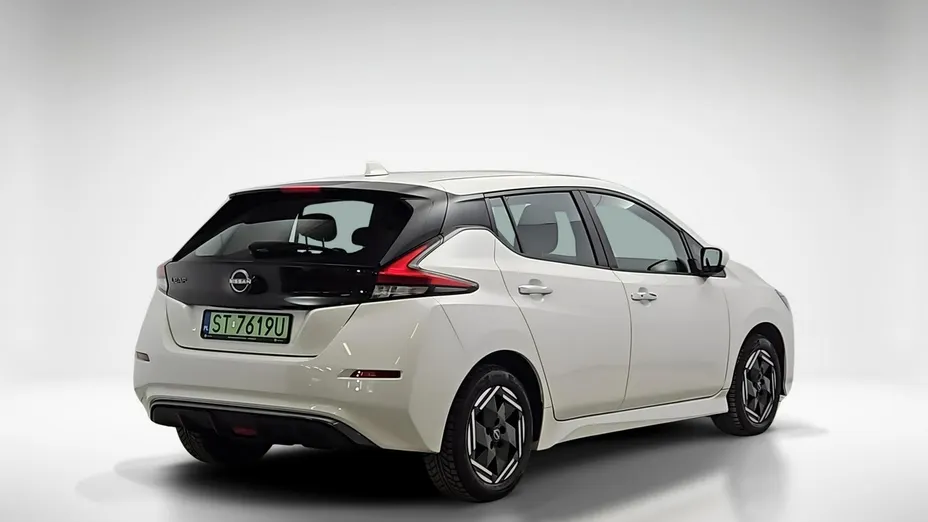 NISSAN Leaf -