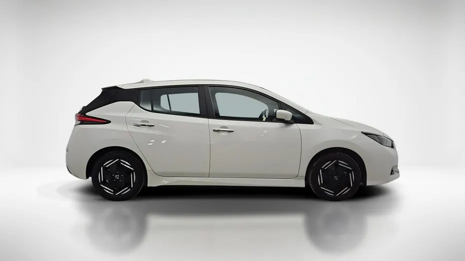 NISSAN Leaf -