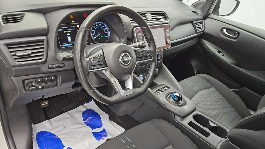 NISSAN Leaf -