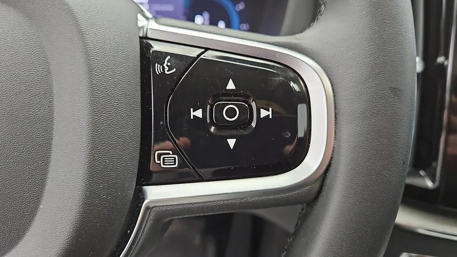 VOLVO XC60 -