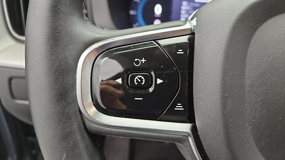 VOLVO XC60 -