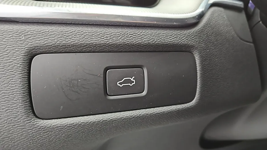 VOLVO XC60 -