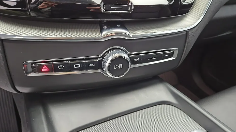 VOLVO XC60 -