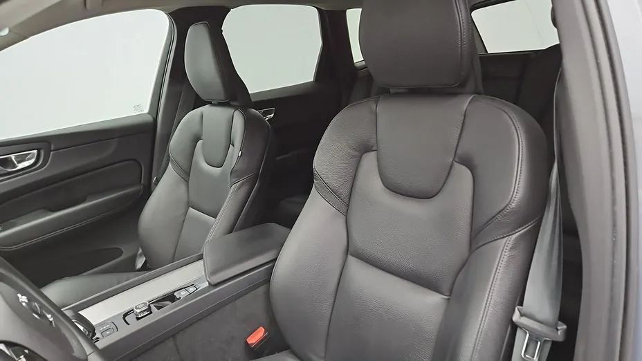 VOLVO XC60 -