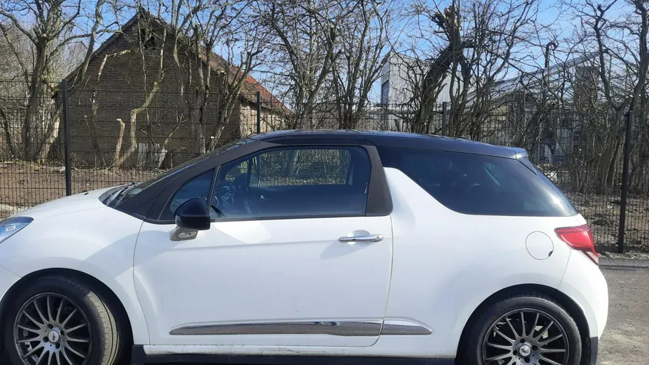 CITROEN DS3 -