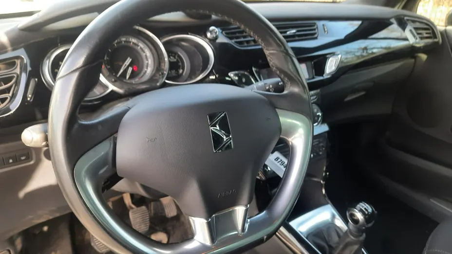 CITROEN DS3 -