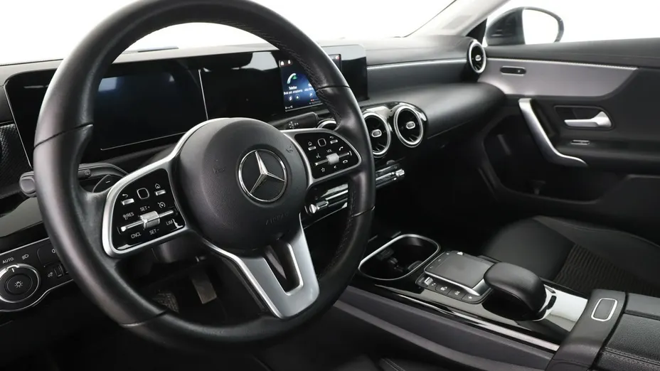 MERCEDES-BENZ CLA -