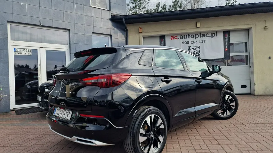 OPEL Grandland X -
