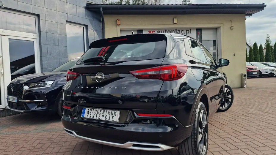 OPEL Grandland X -