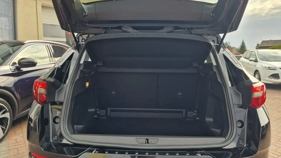 OPEL Grandland X -