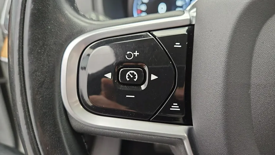 VOLVO XC90 -