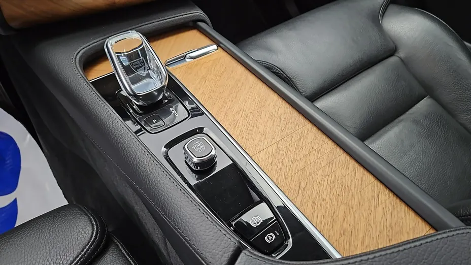 VOLVO XC90 -