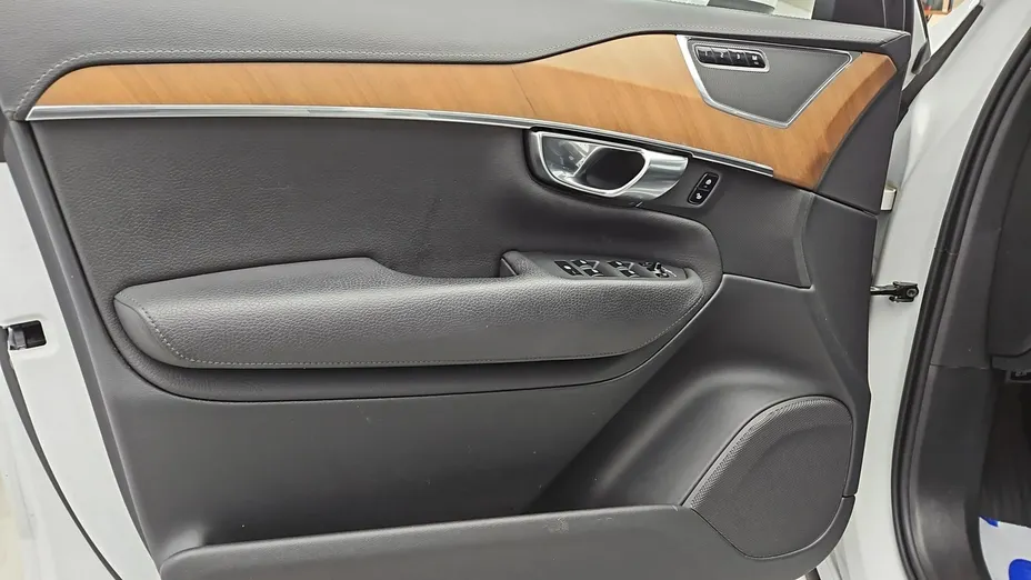 VOLVO XC90 -