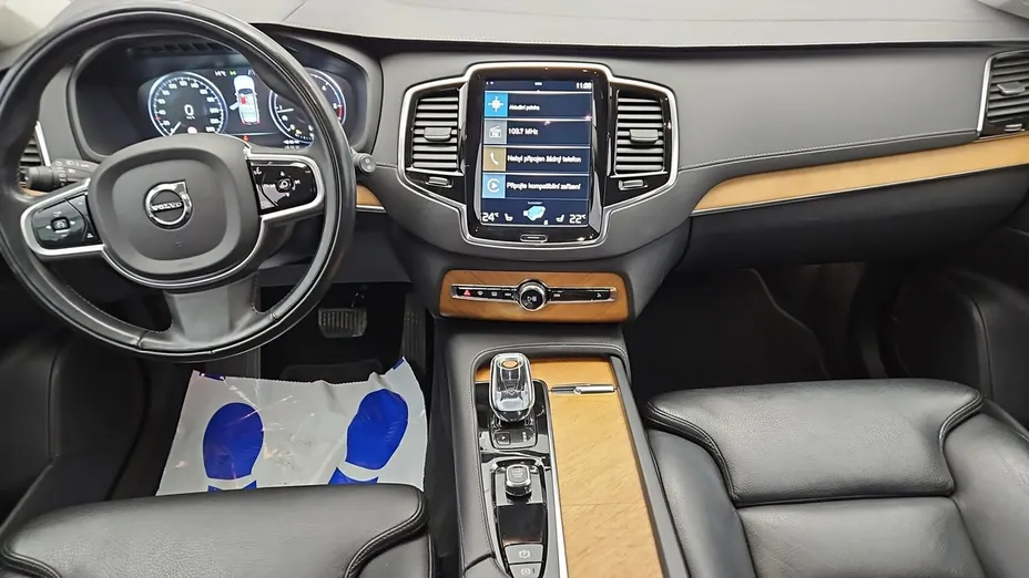 VOLVO XC90 -