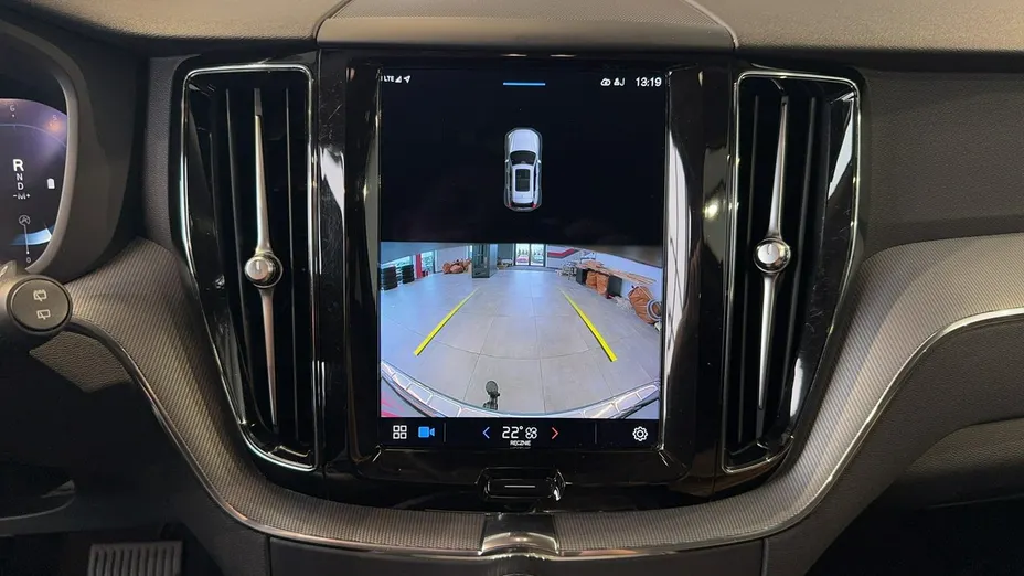 VOLVO XC60 XC60 B4 D Plus Dark aut