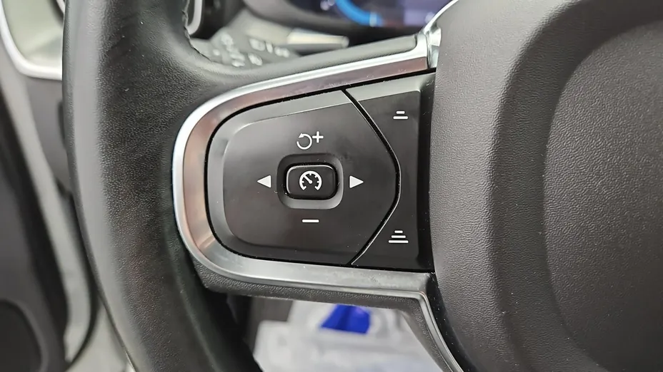VOLVO XC60 -