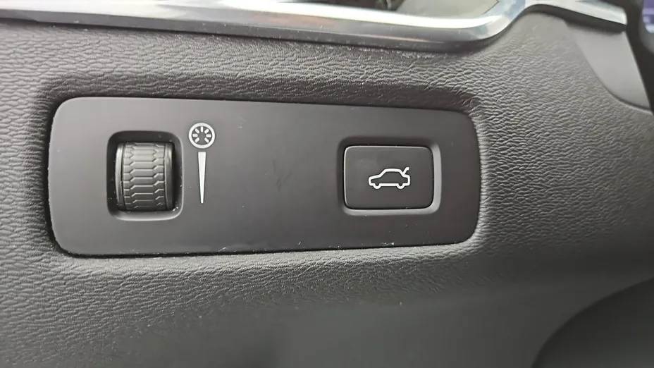 VOLVO XC60 -