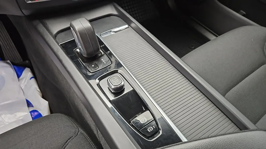 VOLVO XC60 -