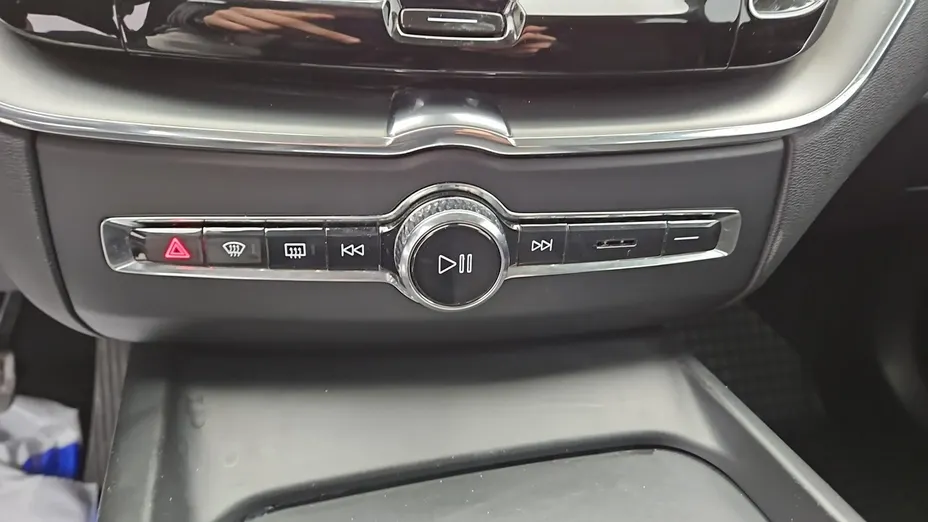 VOLVO XC60 -