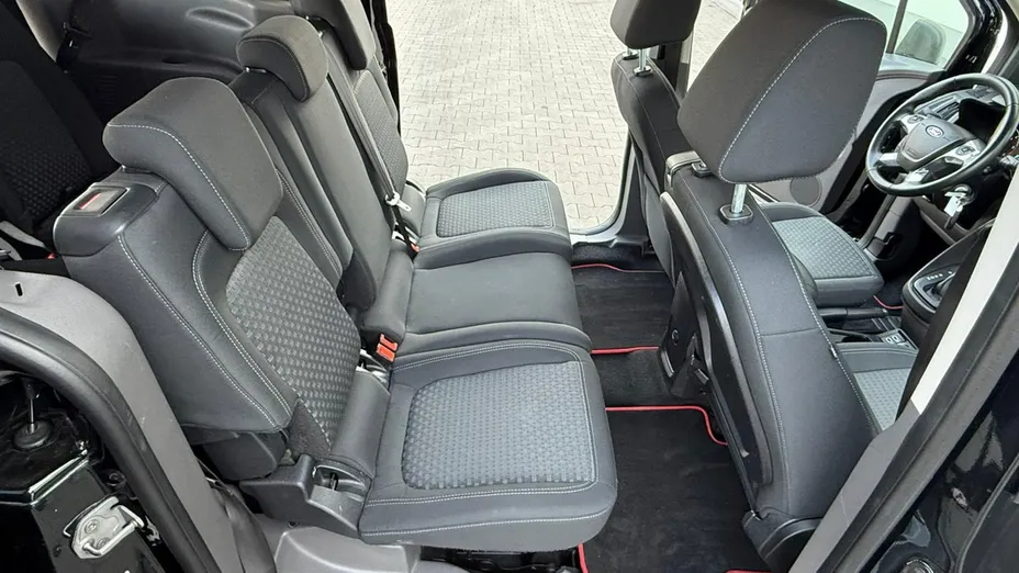 FORD Tourneo Connect -