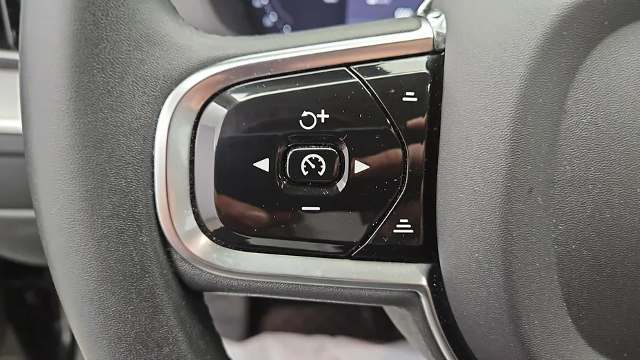 VOLVO XC60 -