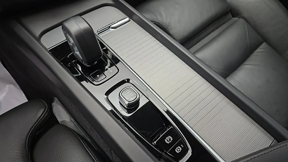 VOLVO XC60 -