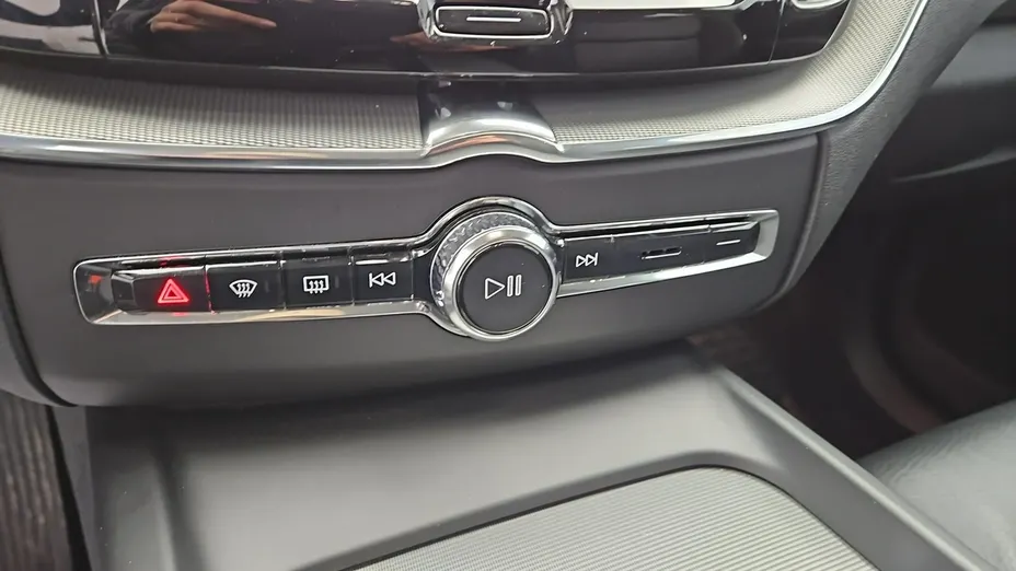 VOLVO XC60 -