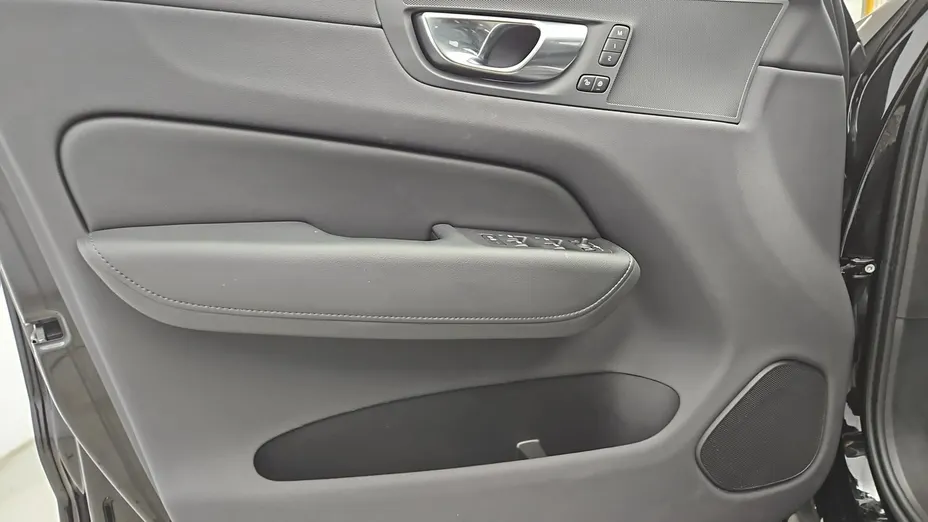 VOLVO XC60 -