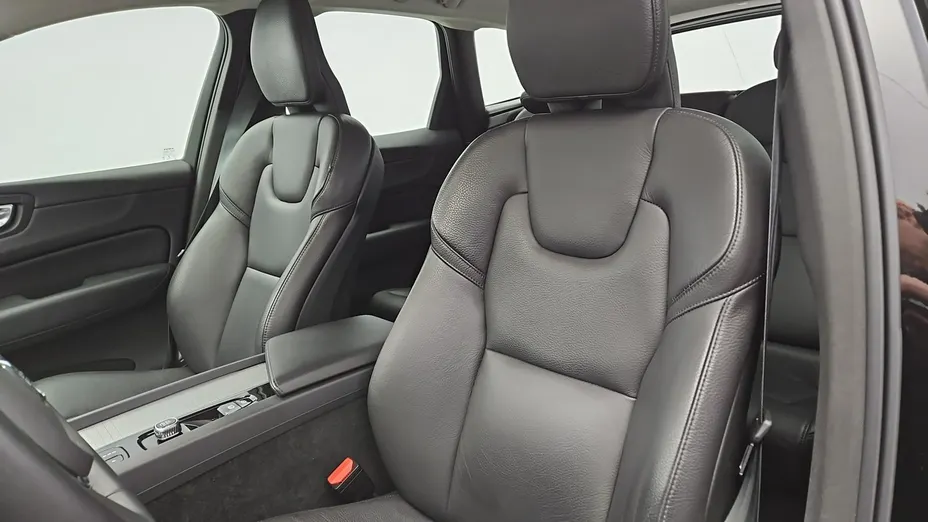 VOLVO XC60 -