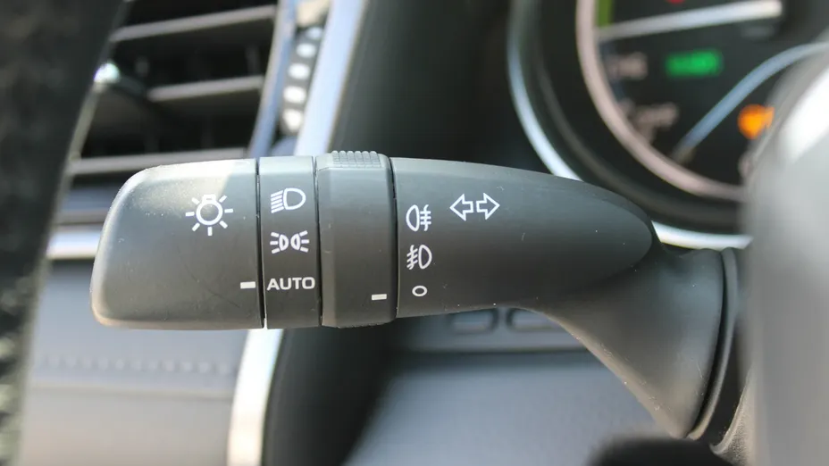 TOYOTA Camry -