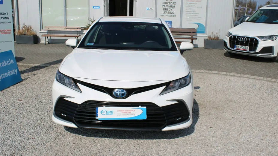 TOYOTA Camry -