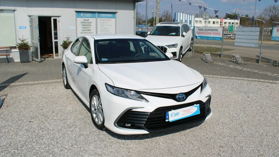 TOYOTA Camry -
