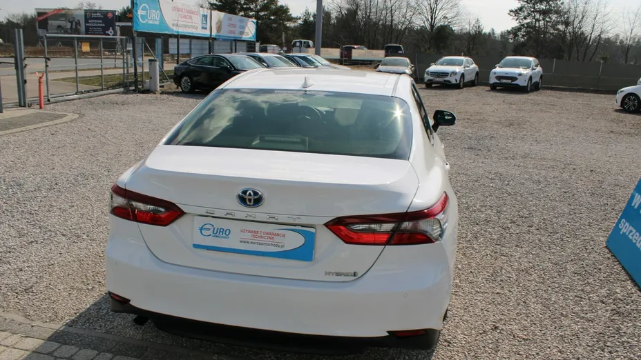 TOYOTA Camry -