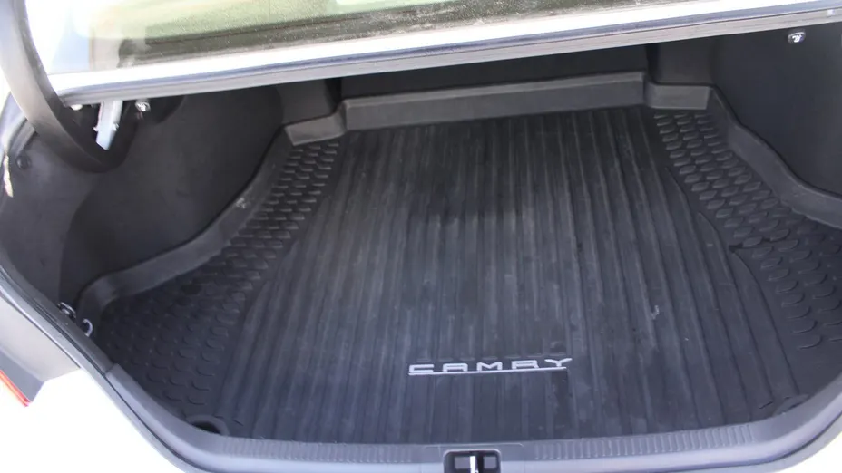 TOYOTA Camry -
