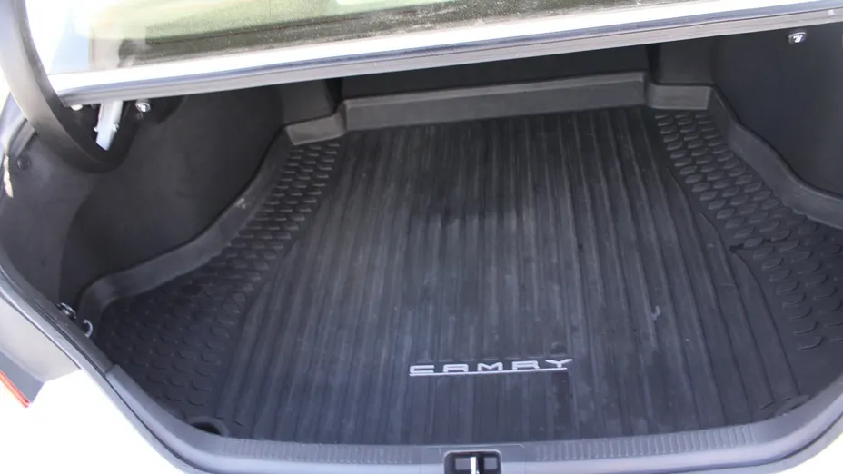 TOYOTA Camry -