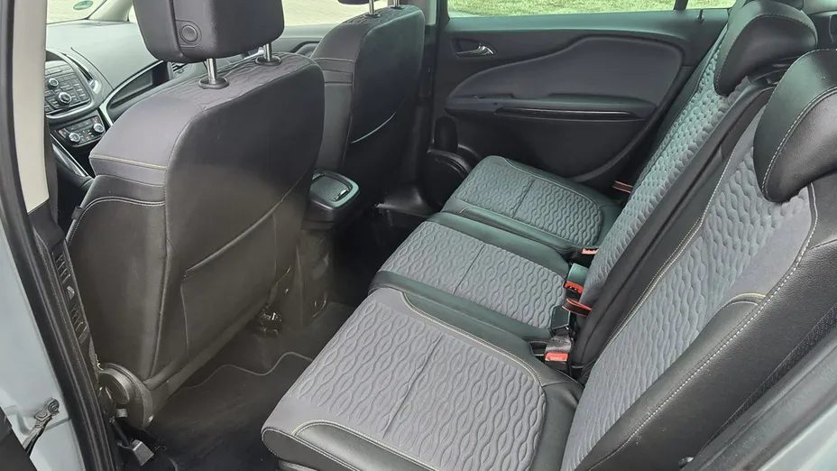 OPEL Zafira -