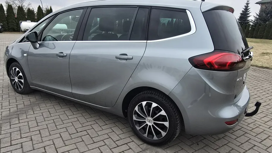 OPEL Zafira -