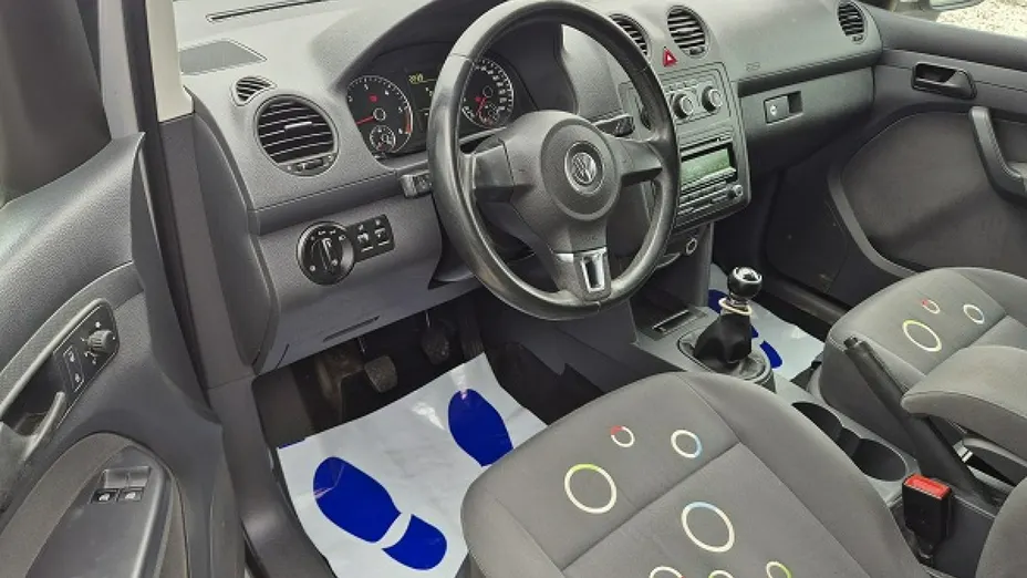 VOLKSWAGEN Caddy -