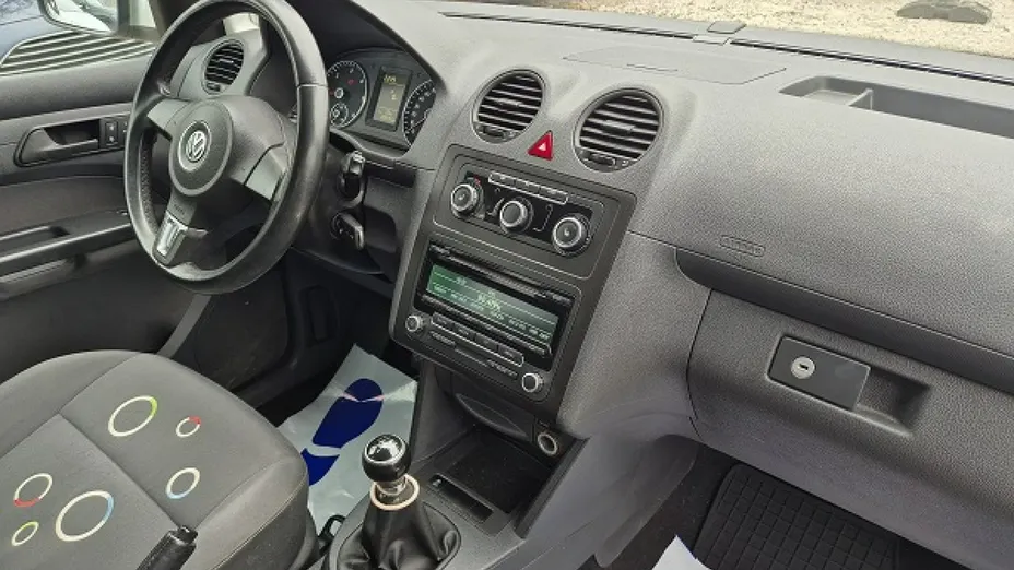 VOLKSWAGEN Caddy -