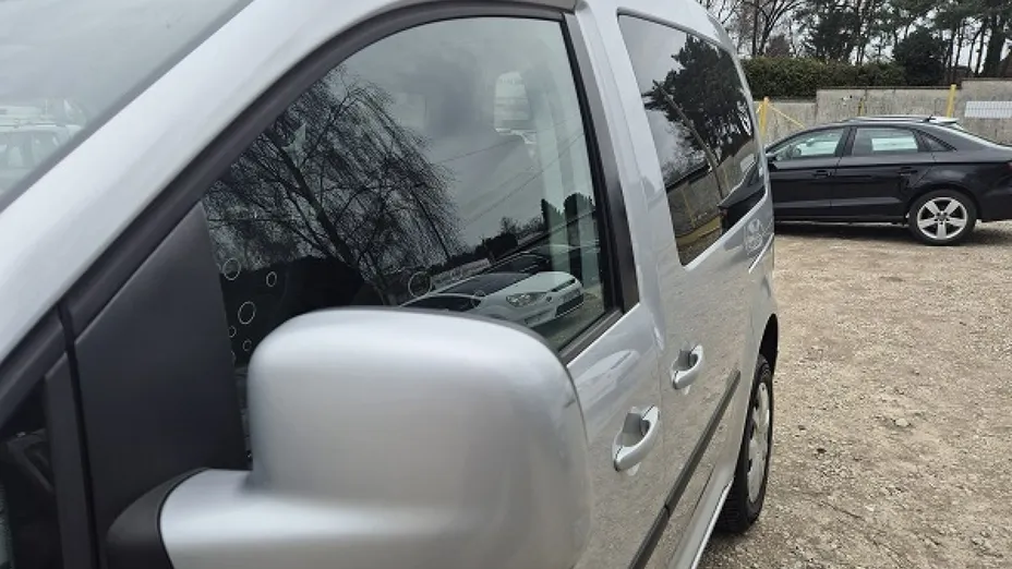 VOLKSWAGEN Caddy -