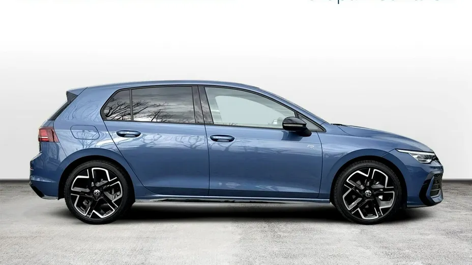 VOLKSWAGEN Golf -