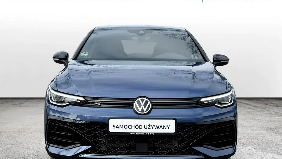 VOLKSWAGEN Golf -