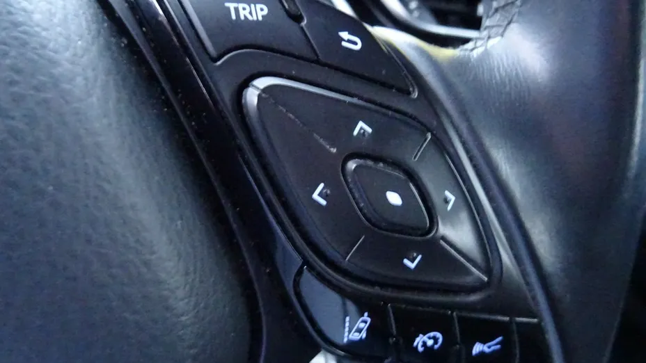 TOYOTA C-HR -