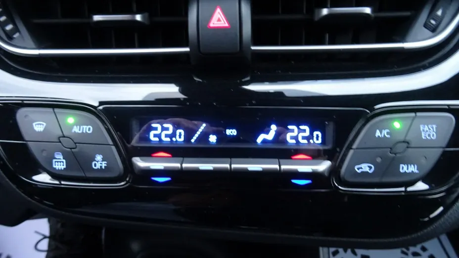 TOYOTA C-HR -