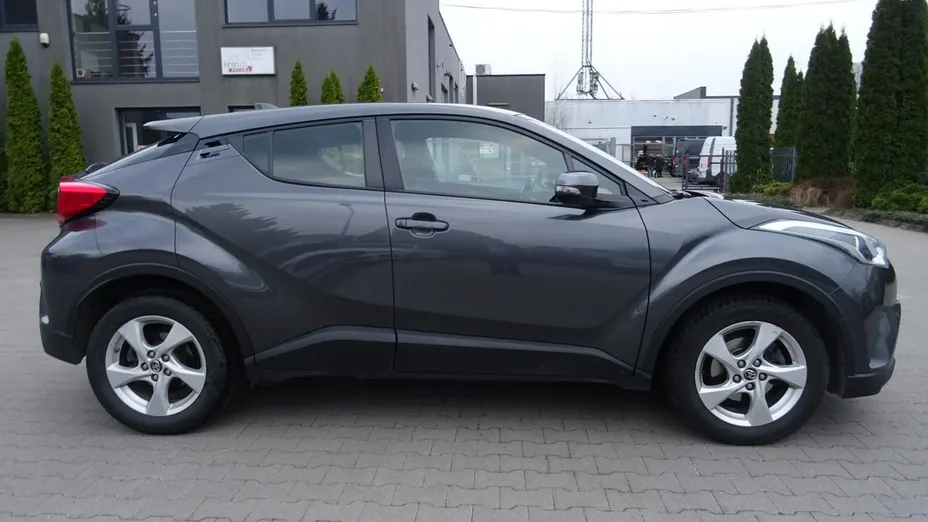 TOYOTA C-HR -