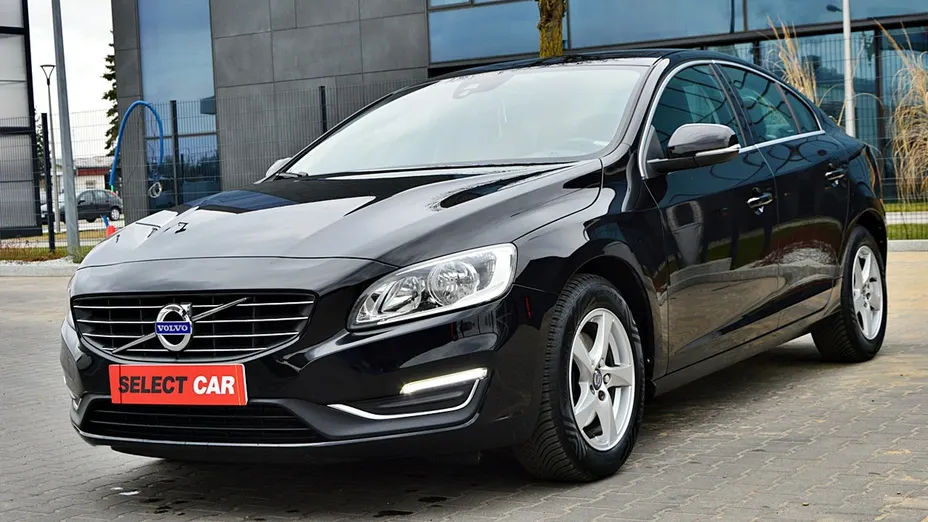 VOLVO S60 -