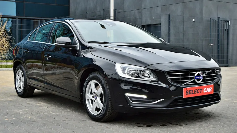 VOLVO S60 -