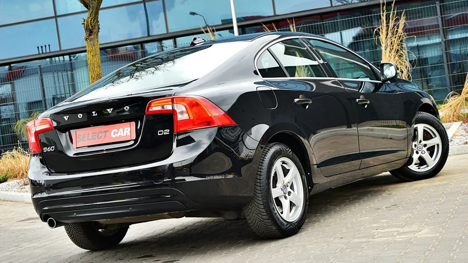 VOLVO S60 -