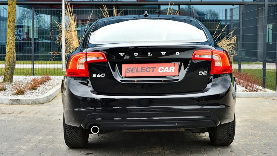 VOLVO S60 -